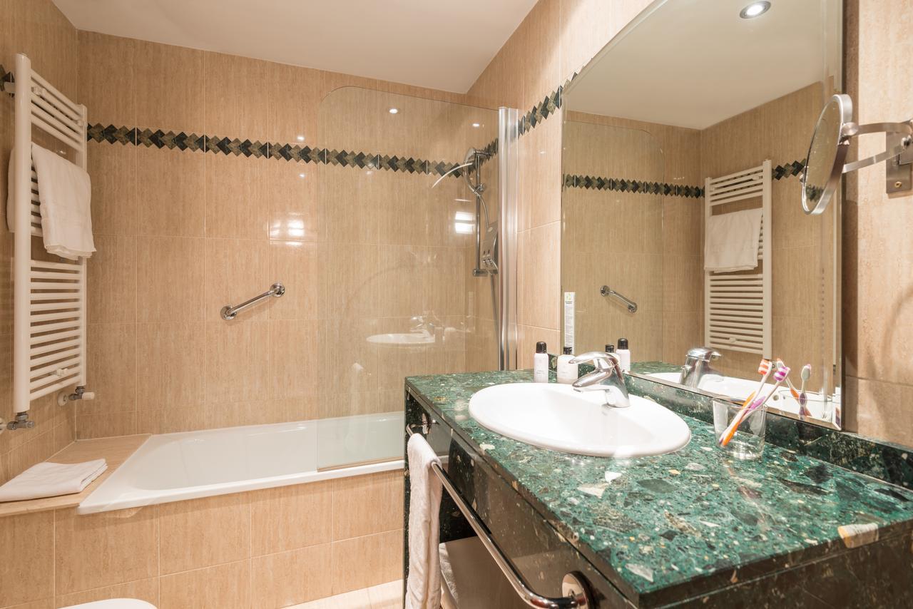 One-Bedroom Apartment (4 Adults)